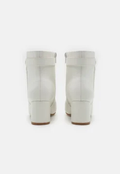 Wide Fit - Bottines - White -Zalando 17c7d916626b42ea97932eec2f5dc501 scaled