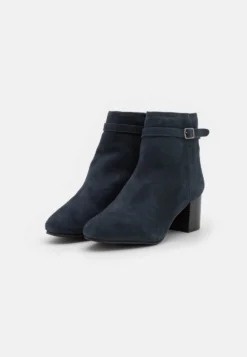 Anna Field Leather - Bottines - Dark Blue 8 Anna Field Leather - Bottines - Dark Blue -Zalando 42a14f7bac454cd1aa53a3e54044760a scaled