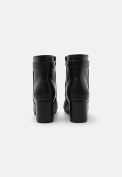 Wide Fit - Bottines - Black -Zalando adc0dfca8e9540c2a6d8f3eff66316e5 scaled